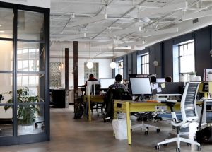 Technologieunternehmen in der EU sollen helfen, 700.000 Jobs in der Informations- und Kommunikationstechnologie zu besetzen