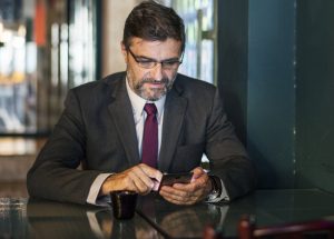 Prepaid-Karte oder Postpaid-Vertrag: Ist eine Allnet-Flat immer die billigste Lösung?